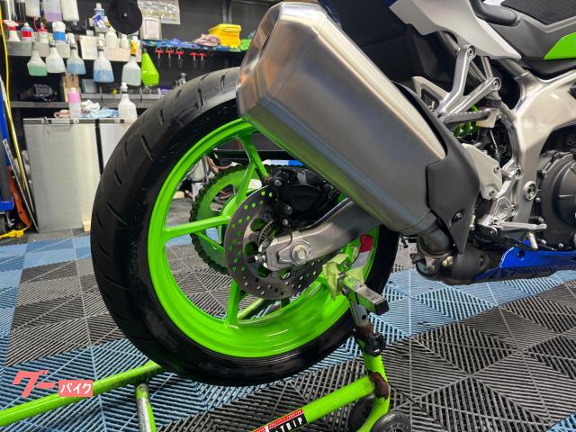 カワサキ NINJA ZX-4RR 40TH フューエルタンク NINJA ZX-4R SE('23〜)NINJA ZX-4RR KRT EDITION('23