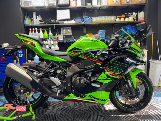 Ｎｉｎｊａ　ＺＸ−４ＲＲ　ＥＴＣ　タンクパッド　２０２４年式　ワンオーナー車