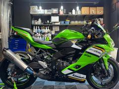 カワサキ　Ｎｉｎｊａ　ＺＸ−４ＲＲ　ＫＲＴ　ＥＤＩＴＩＯＮ　ＥＴＣ　ＴＲＩＣＫＳＴＡＲスライダー　ＡＣＴＩＶＥフェンダーレスキット