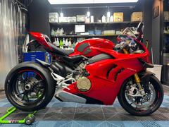 ＤＵＣＡＴＩ　パニガーレＶ４　Ｓ　ワンオーナー　ＥＴＣ　フェンダーレス　オーリンズサス　ブレンボキャリパー　ウイング　ＵＳＢ　スライダー　グリッ