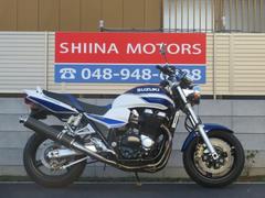 スズキ　ＧＳＸ１４００　Ｂ０１８５　ＧＹ７１Ａ　カーボンフルエキマフラー　前後ブラックホイール　マルチリフレクターライト　バックステップ