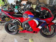 ホンダ　ＣＢＲ６００ＲＲ　２０２２年モデル　アクラポスリップオン　バックステップ　クイックシフター