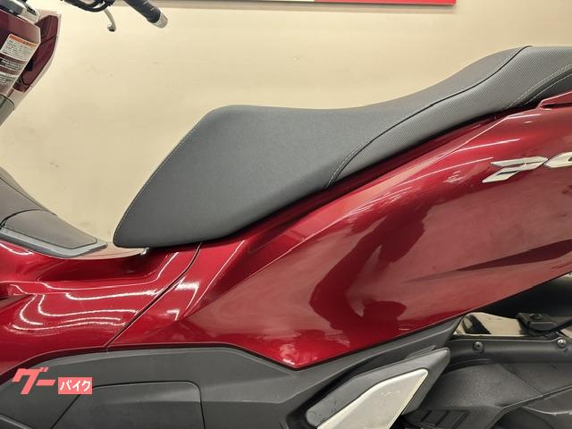 ホンダ PCX 2021年モデル ロングスクリーン トップケース装備
