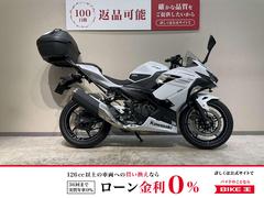 カワサキ　Ｎｉｎｊａ　４００　２０２３年モデル　前後ドライブレコーダー　グリップヒーター　ＧＩＶＩ製トップケース　キャリア付グリップ