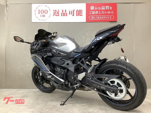 カワサキ Ninja ZX－25R SE マルチバー USBポート