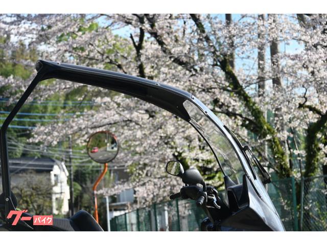 YAMAHA*マジェスティ125FIトライク*走行1,947km*側車付軽二輪登録可*WAKO'Sオイル*下取り配送も可能です！ ヤマハ マジェスティ125FI トライク 屋根付き ルーフキット 側車