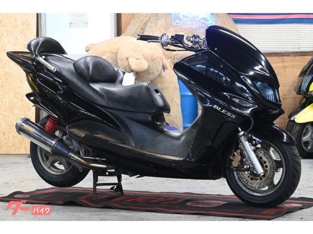 マジェスティ１２５ＦＩ　エアロパーツ　前後タイヤ新品