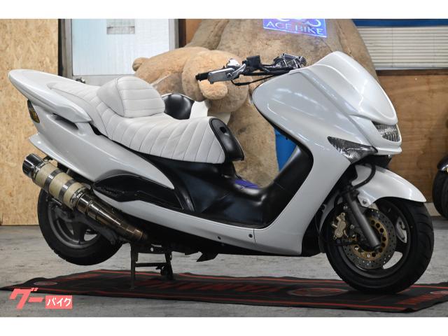マジェスティ１２５ＦＩ　ローダウン　カスタム車