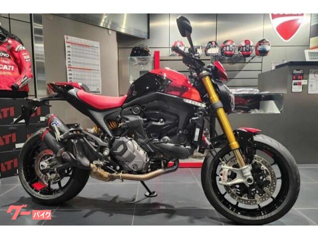 上質低走行のモンスターＳＰ　オーリンズステアリングダンパーも装備