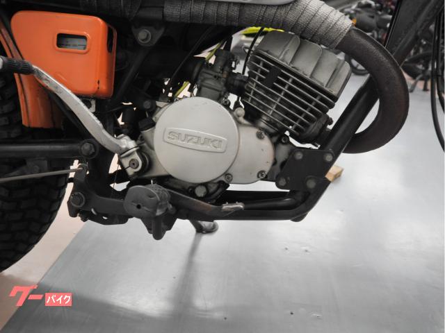 ④スズキ バンバン125 RV125-357**エンジン/ キックギアスピンドル廻り【60】 ④スズキ バンバン125 RV125-357** キャブレター 修復素材に60