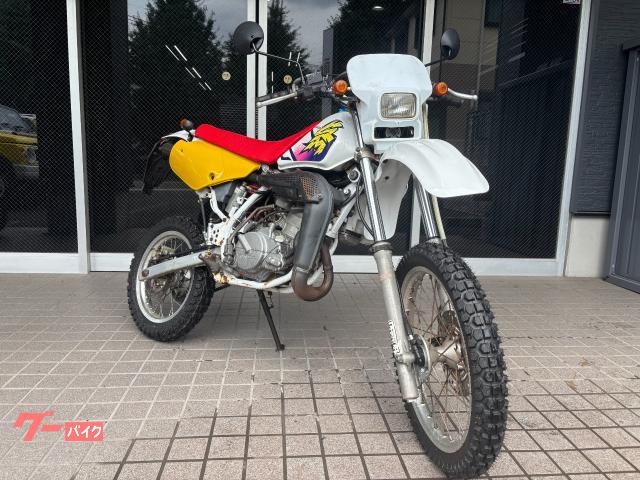 ＣＲＭ８０　カウルペイント　タイヤ新品　シート張替え