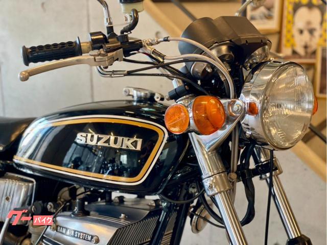 SUZUKI GT380 タンク 黒/金 SUZUKI GT380 タンク 黒/金 スズキ GT380 闇黒黄金 後期最終 セミ