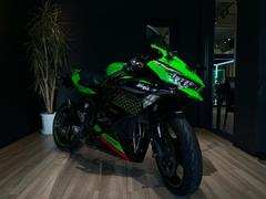 カワサキ　Ｎｉｎｊａ　ＺＸ−２５Ｒ　ＳＥ