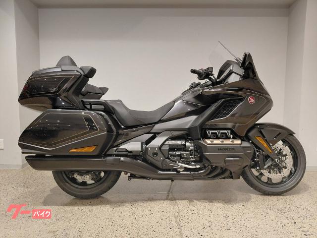 ゴールドウイング GL1800ツアーDCT 2026年モデル ガンメタルブラックメタリック
