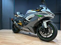 カワサキ　Ｎｉｎｊａ　ＺＸ−６Ｒ　ＥＴＣ　アクラポヴィッチマフラー　バックステップ