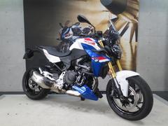 ＢＭＷ　Ｆ９００Ｒ　スタンダード・シフトアシスタントプロ・グリップヒーター・ライディングモードＰｒｏ・ＥＴＣ２．０・ウインドシールド