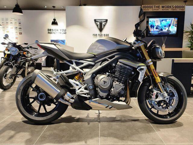 スピードトリプル1200RS