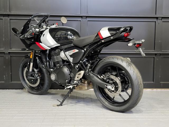 スラクストン400