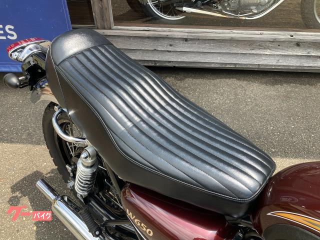 カワサキ W650 クロームバージョン カスタムシート エンジンガード カワサキ W650 クロームバージョン カスタムシート エンジンガード