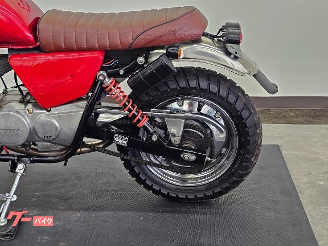ホンダ JAZZ カスタム車 MAGNAエンブレム社外タンク