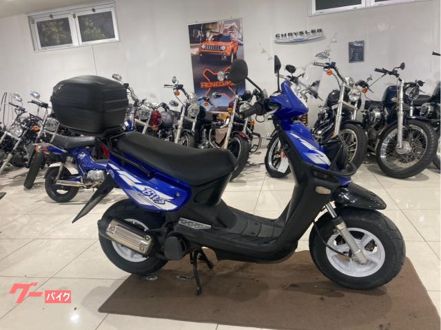 ＢＷ’Ｓ１００　４ＶＰ　２ストロークエンジン　キャブレター　ヘッドライトガード　サイドスタンド　リアキャリア　リアボックス