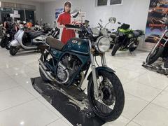 ヤマハ　ＳＲＶ２５０　４ＤＮ　４ストロークエンジン　キャブレター　フロントタイヤ新品　ワンオフ２本出しマフラー　社外リヤショック