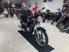 ホンダ　ＣＢＦ１２５Ｔ　ＳＤＨ１５２ＦＭＩ−７　４ストロークエンジン　キャブレター　サイドスタンド　リヤキャリア　シート張替済