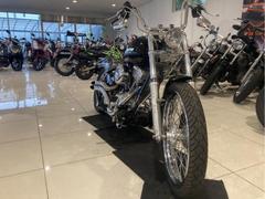 ＨＡＲＬＥＹ−ＤＡＶＩＤＳＯＮ　ＦＸＳＴ　ソフテイルスタンダード　ＢＨＹ　４ストロークエンジン　キャブレター　社外マフラー　アップハンドル　カスタムヘッドライト