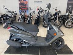 ヤマハ　ＡＸＩＳ　Ｚ　ＳＥＤ７Ｊ　Ｅ３１ＢＥ　４ストロークエンジン　フューエルインジェクション　サイドスタンド　バックレスト