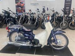 ホンダ　スーパーカブ５０　ＡＡ０１　ＡＡ０２Ｅ　４ストロークエンジン　フューエルインジェクション　サイドスタンド　リアキャリア