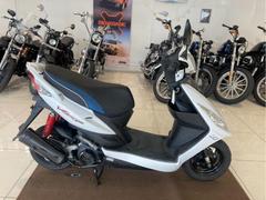 ＫＹＭＣＯ　ＶＪＲ１２５ｉ　ＳＥ２２ＡＡ　ＳＥ２２　４ストロークエンジン　フューエルインジェクション　バッテリー新品　ディスクブレーキ
