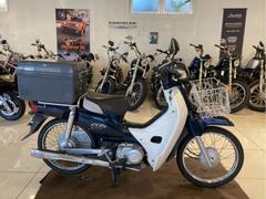 ホンダ　スーパーカブ５０　ＡＡ０４　４ストロークエンジン　フューエルインジェクション　フロントカゴ　サイドスタンド　リアボックス