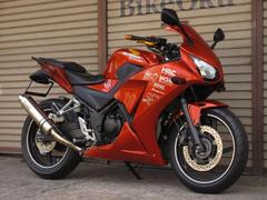 ホンダ　ＣＢＲ２５０Ｒ　ＭＣ４１　２０１５年モデル　ＡＢＳ　ＷＲ’Ｓマフラー　バーハン仕様　カスタムペイント　自賠責保険１２か月付き