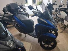 ヤマハ　トリシティ１５５ＡＢＳ／当社オリジナル純国産ワイドスペーサー装着／自動車免許仕様／社外マフラー／リアボックス／ハンドガード