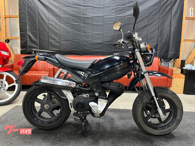 ストリートマジック５０II　２スト　７．２馬力　エンケイアルミホイール　ＳＨＯＷＡリアサスペンション　ＴＯＫＩＣＯブレーキキャリパー