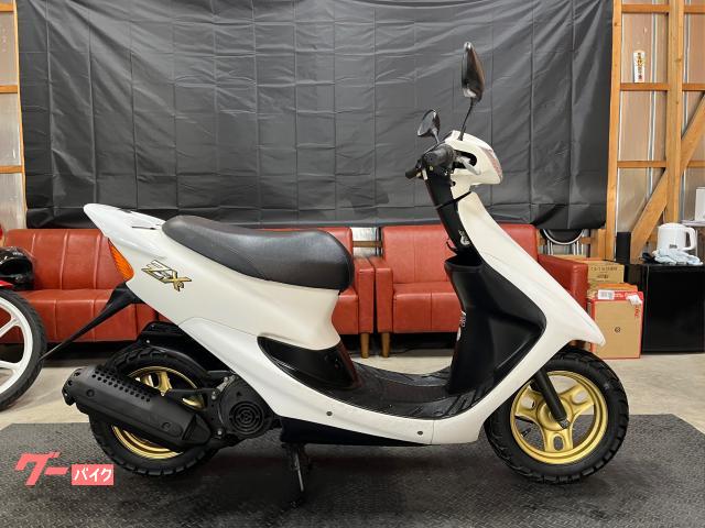 ライブＤｉｏ　ＺＸ外装カスタム　２スト　２００２年モデル　最終型　前後タイヤ新品　取説付き　ＡＦ３４