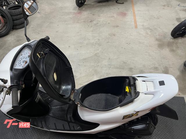 ホンダ ライブDio ZX外装カスタム 2スト 前後タイヤ新品