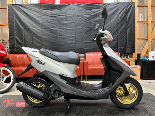 ライブＤｉｏ　ＺＸ外装カスタム　２スト　バッテリー新品　前後タイヤ新品