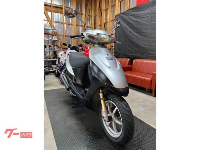 まっきぃ② 2本 SAINT M×××××× (セントマイケル) / DOUBLE KNEE SHORTS |公式