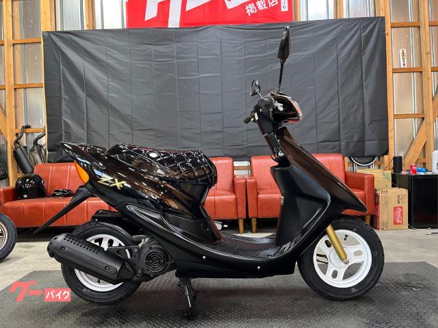 ライブＤｉｏ　ＺＸ外装カスタム　新品カウル　前後タイヤ新品　バッテリー新品　エナメルシート　白ホイ