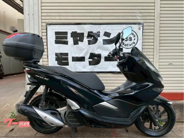 ＰＣＸ　ＪＦ８１　２０１８年式　グリップヒーター　コンビニフック　リアボックス　インジェクション　ブラック