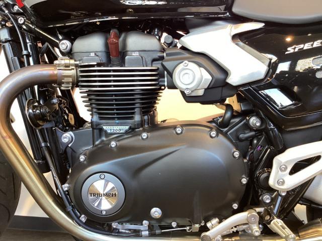 スピードツイン1200 2026年 正規輸入モデル 試乗車 カーニバルレッド／サファイアブラック
