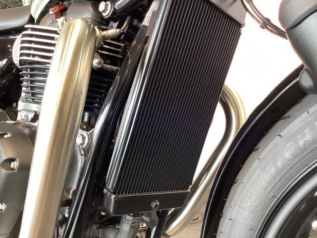 ボンネビルT100 2026年 認定中古車 ストーングレー