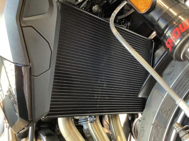 タイガースポーツ800 2026年式 認定中古車 グラファイト／サファイアブラック