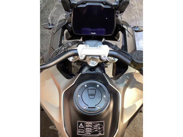 タイガー1200ラリー PRO 2025年 認定中古車 マットサンドストーム