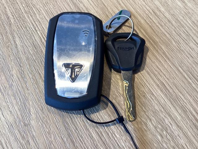ロケット3 GT 2027年 認定中古車 ベースマリーン／サファイアブラック