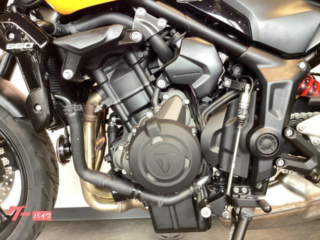 トライデント660 2026年 認定中古車 コスミックイエロー