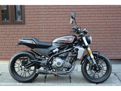 ＨＡＲＬＥＹ−ＤＡＶＩＤＳＯＮ　Ｘ３５０　社外ナンバーマウント　ＶＩＶＩＤ−ＢＬＡＣＫ　オールＬＥＤライト