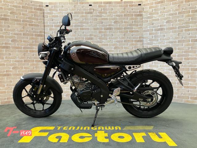 ヤマハ XSR125 ABS ベリーダークオレンジメタリック1