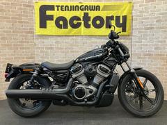 ＨＡＲＬＥＹ−ＤＡＶＩＤＳＯＮ　ＲＨ９７５　ナイトスター　水冷レボリューションマックスエンジン　ライドモード　トラコン　ミニカウル装備
